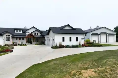 Custom Light-Filled Retreat