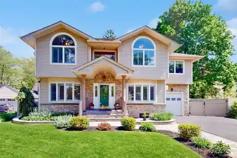 Beautifully Designed Center Hall Colonial