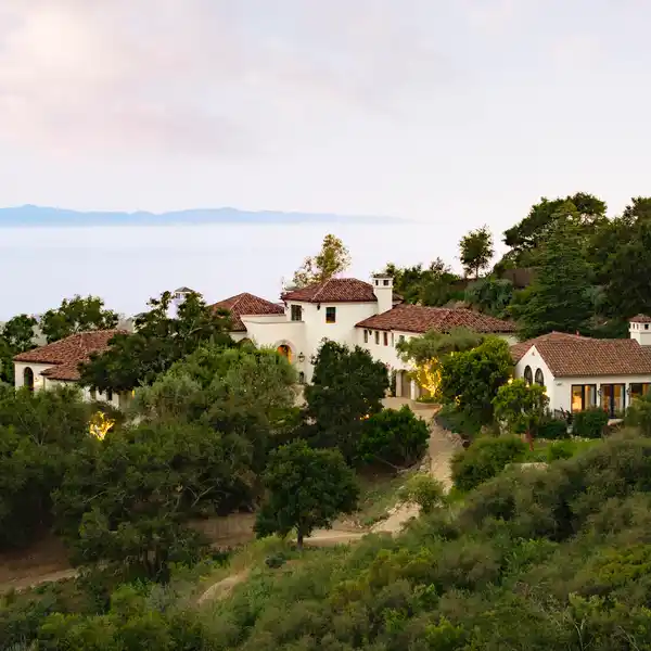 NEWLY RENOVATED LUXURY ESTATE IN THE HILLS