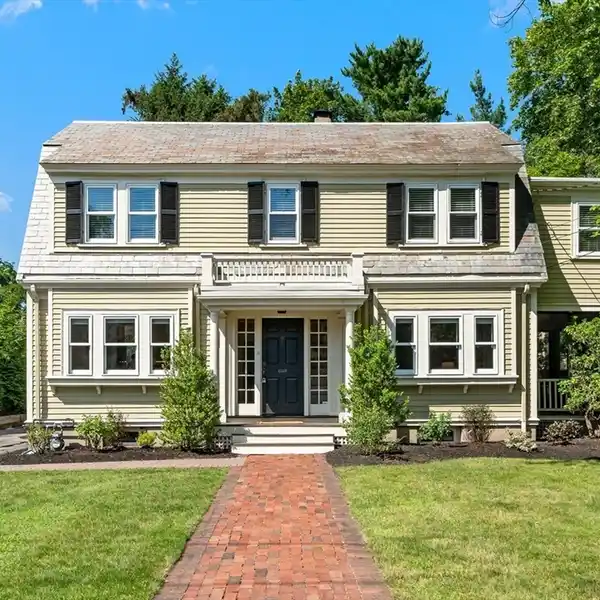 RARE GEM IN THE HEART OF LEXINGTON CENTER