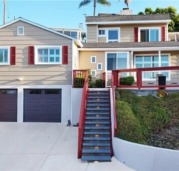 COMFORT AND FUNCTIONALITY IN A PEACEFUL NEIGHBORHOOD