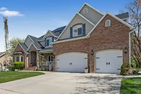 Refined Elegance in a Prestigious Location