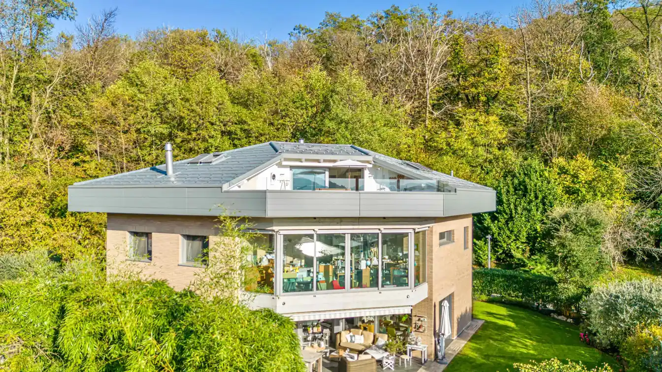 Unique Contemporary Residence