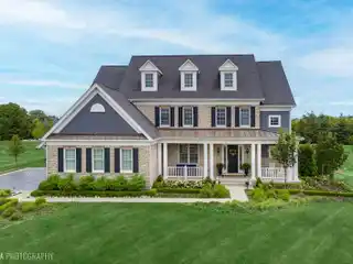 Private Paradise in the Coveted Woods of South Barrington