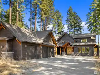 Furnished Luxury Retreat with Eco-Friendly Features