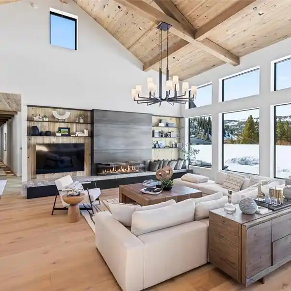 BEAUTIFUL HOME WITH AMAZING VIEWS