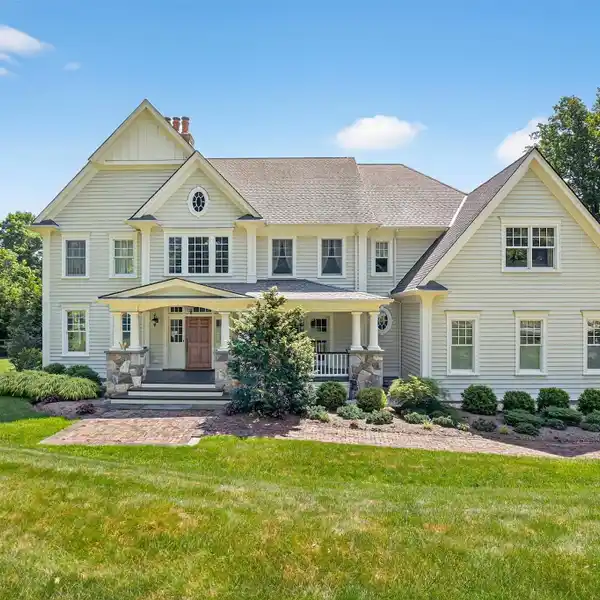 EXCEPTIONAL CUSTOM BUILT HOME WITH MASTER CRAFTSMANSHIP