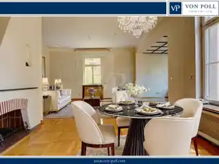 Prestigious Town Villa with Plenty of Space for Your Ideas