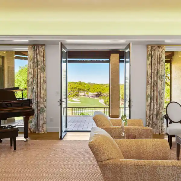 PALM BEACH-INSPIRED GOLF RESORT