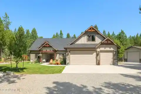 Lovely Single-Level Home in Exclusive Lone Mountain Estates