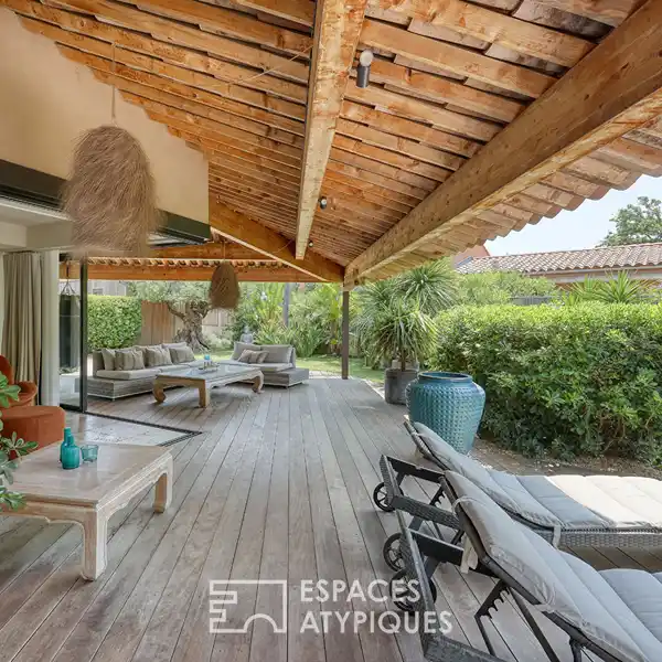 RENOVATED HOME NEAR THE SEA