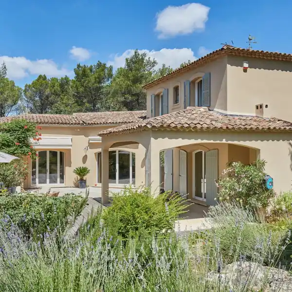 PEACEFUL ELEGANT PROPERTY