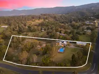 Renovated Queenslander with Dual-Living Flexibility