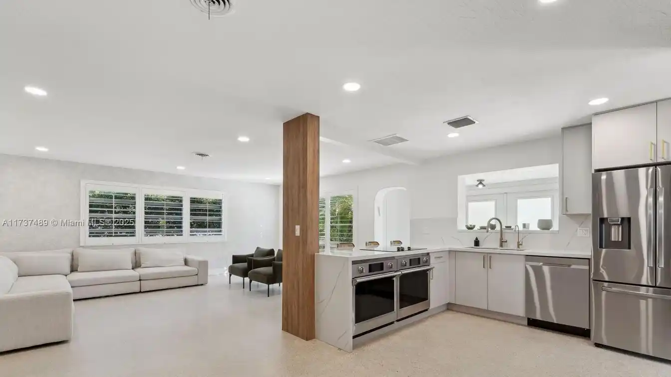 Spacious Home in the Heart of Hollywood