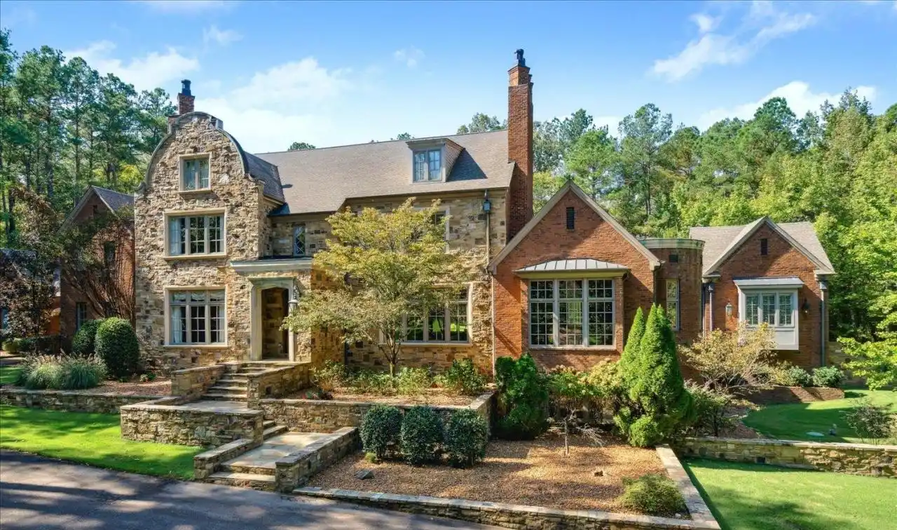 Four-acre Private Estate in Gated Preserves of Notting Hill
