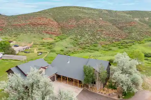 20-acre Retreat Among the Breathtaking Red Bluffs