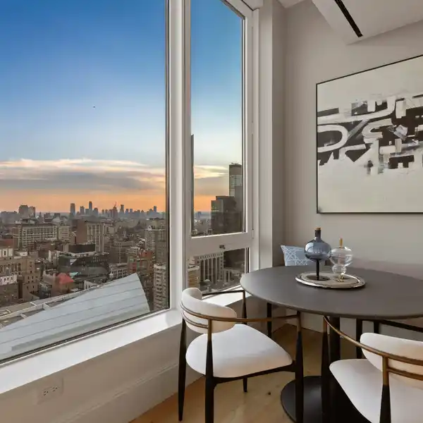 TRUE PENTHOUSE LIVING ABOVE THE SKYLINE