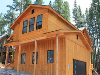 Mountain Serenity Meets Contemporary Comfort