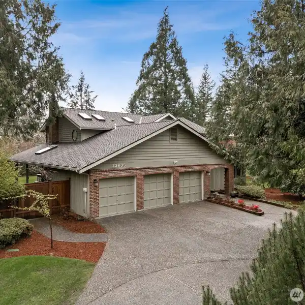RARE OPPORTUNITY IN THE HIGHLANDS OF CEDAR RIVER