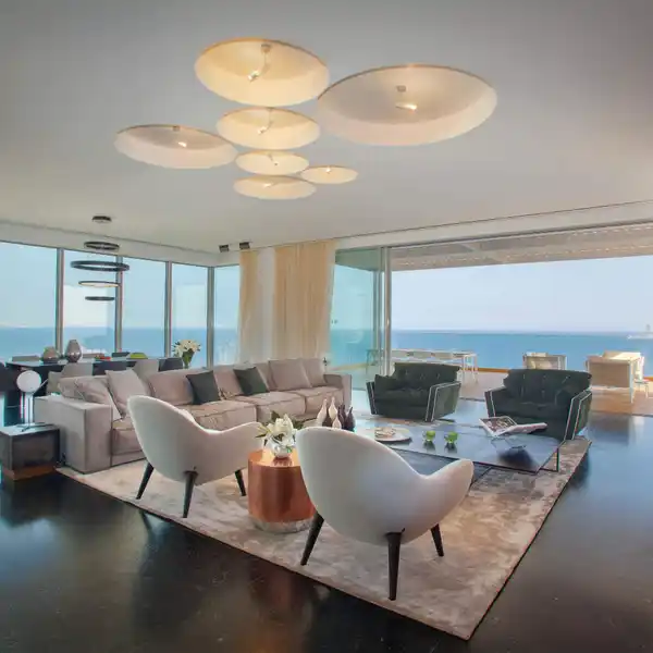 ULTRA-LUXE SEAFRONT DUPLEX