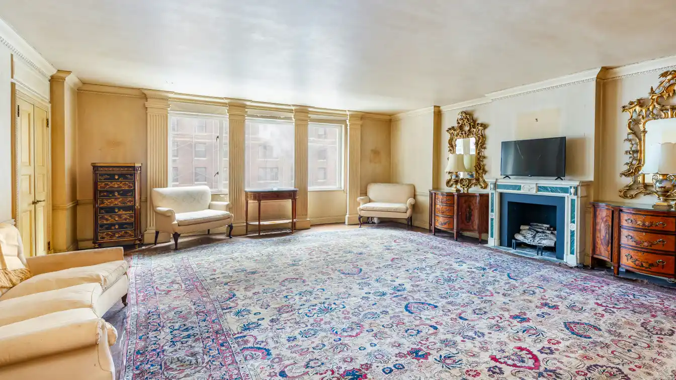 Elegant Six-room Co-op Apartment on Park Avenue