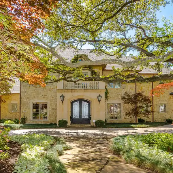 CORNERSTONE PROPERTY IN PRESTON HOLLOW