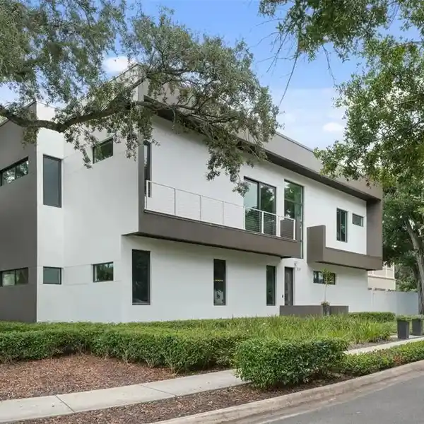 EXCEPTIONAL MODERN HOME STEPS FROM WAVERLY PARK