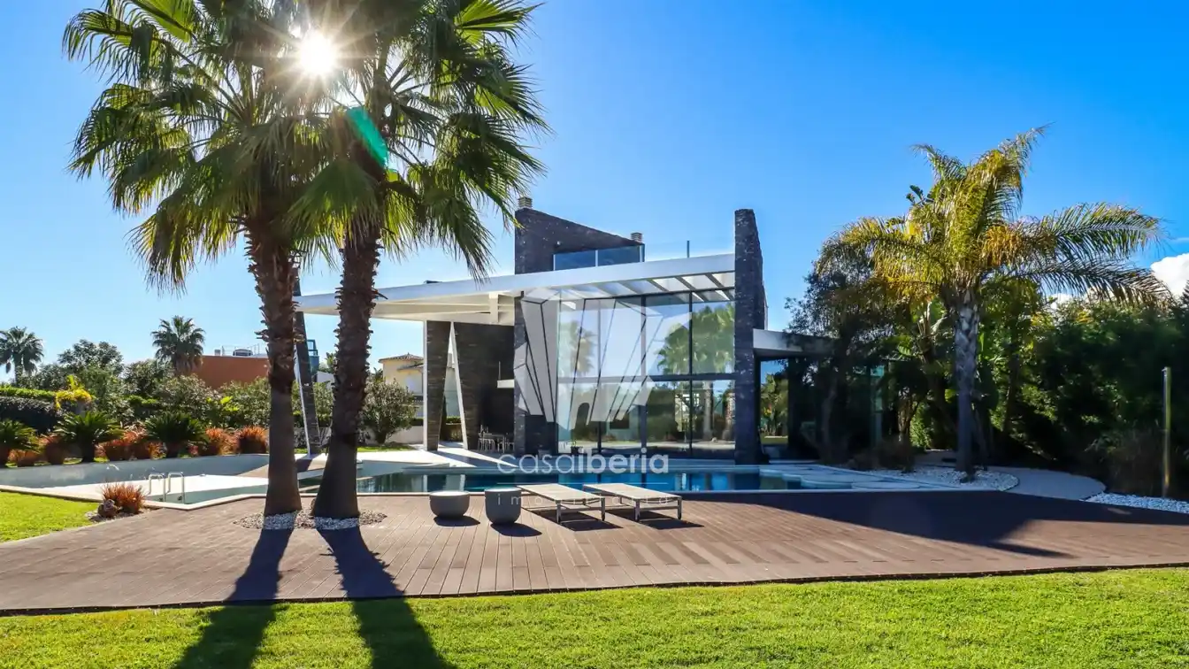 Magnificent Contemporary Villa