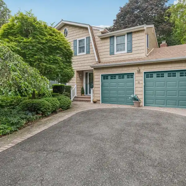 ELEGANT DUTCH COLONIAL IN NORTHPORT VILLAGE