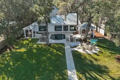 Elegant Bay-front Estate