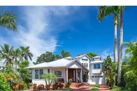 Charming Cottage Estate Steps from the Gulf Shore