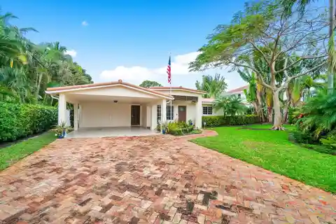 Exquisite Home in Lake Ida