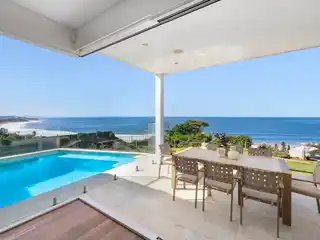 An Oasis with a Showstopping Panorama