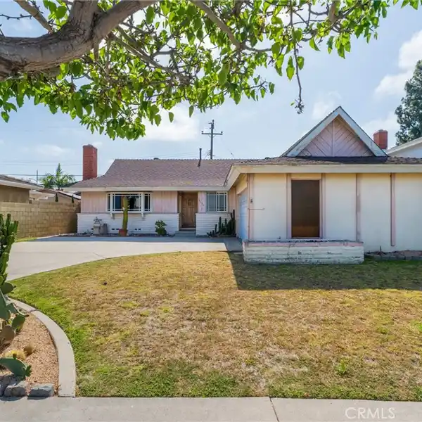 SINGLE-LEVEL HOME ON A SPACIOUS LOT