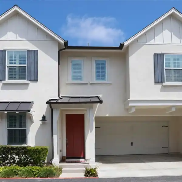 GORGEOUS RESIDENCE IN AN EXCLUSIVE ENCLAVE