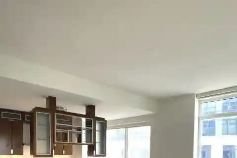 Expansive Upscale Rental