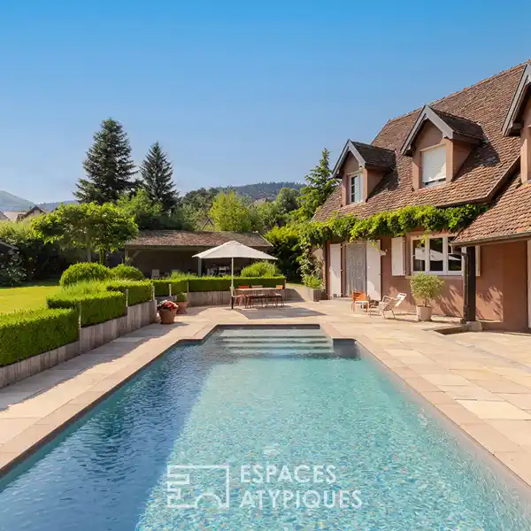 UNIQUE ARCHITECT-DESIGNED HOUSE