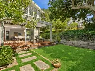 A Seamless Blend of Elegance and Modern Comfort