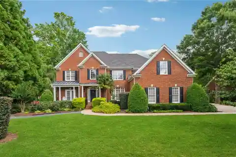 The Perfect Balance of Suburban Tranquility and Convenience