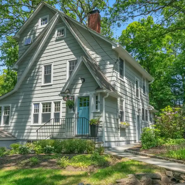 PRIVATE RETREAT NEAR DOWNTOWN DELIGHTS