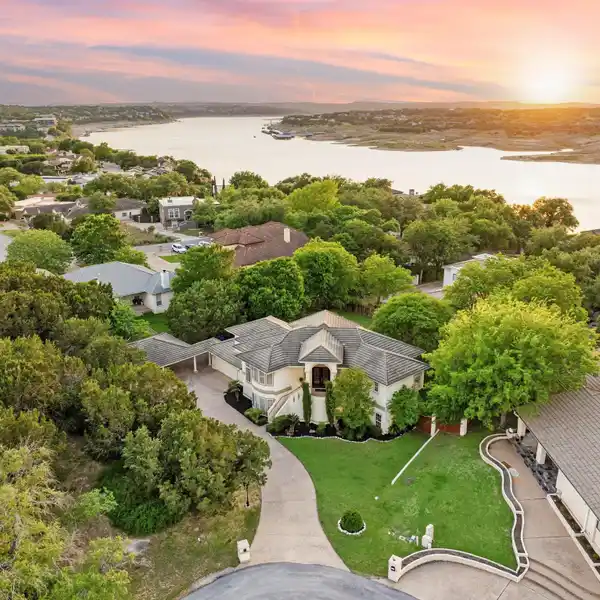 RARE AND REFINED OFFERING IN LAKEWAY