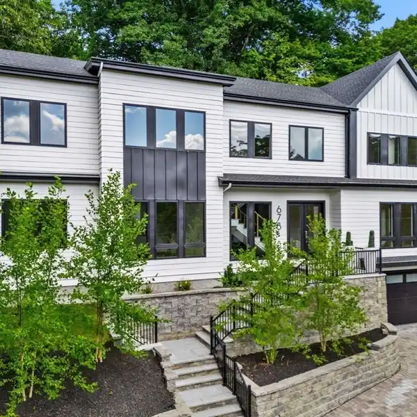 METICULOUSLY CRAFTED LUXURY RESIDENCE