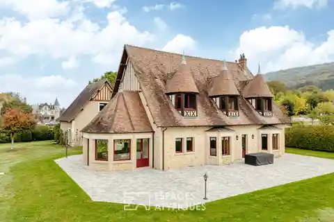 Elegant Residence in a Preserved Natural Setting