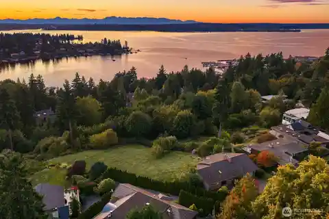 Rare Opportunity in the Heart of Houghton