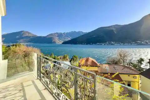 High-End Home with Breathtaking Lake Views