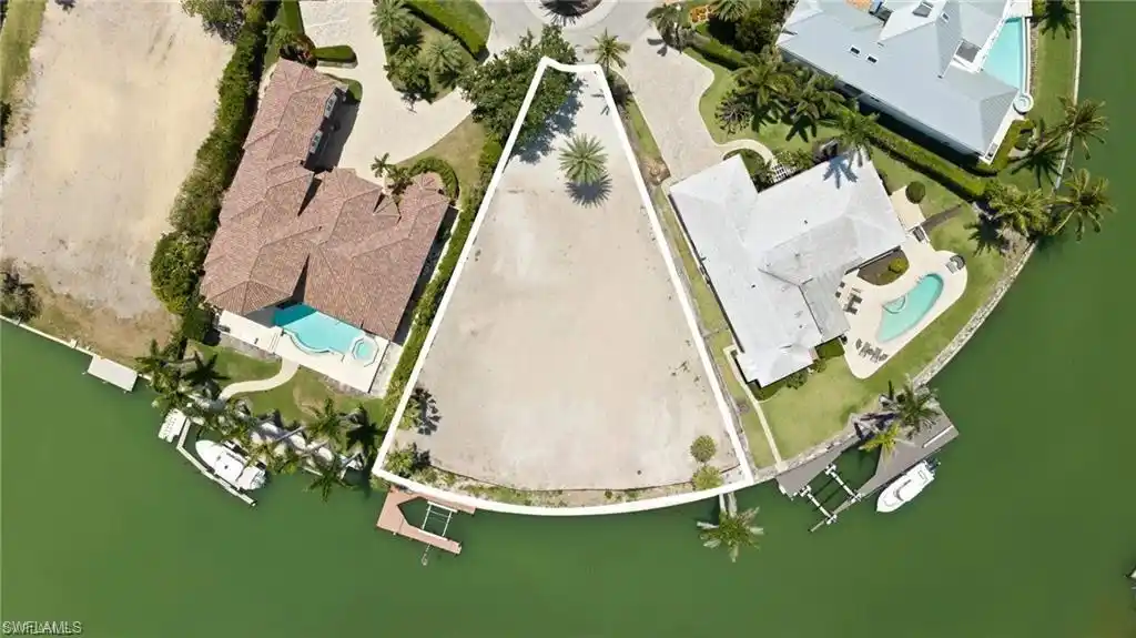 Expansive Waterfront Lot in the Moorings