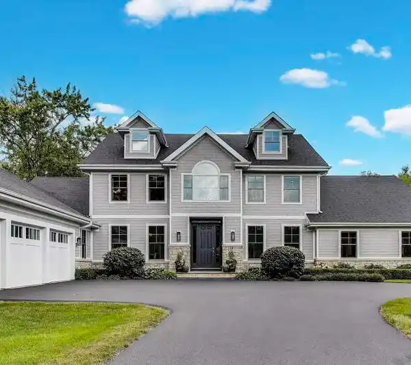 REMARKABLY SOPHISTICATED AND LUXURIOUS HOME