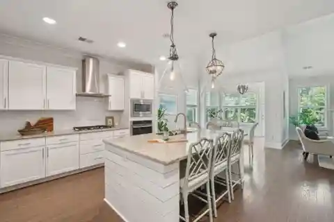 Beautiful Residence in Sought-After Oyster Point