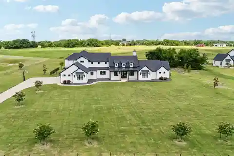 Stunning Modern Farmhouse