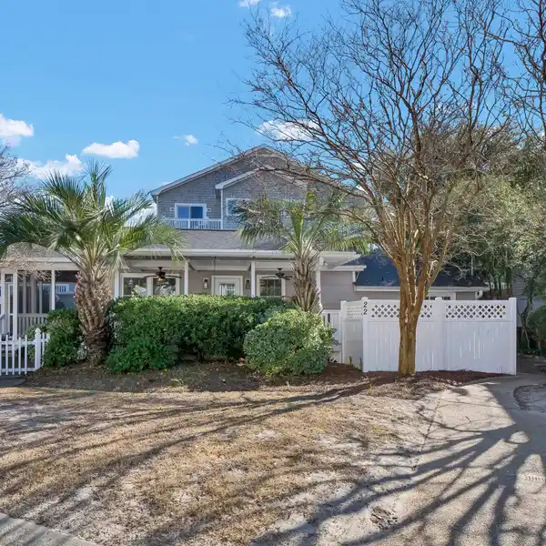 RELAXED COASTAL LIVING NEAR OCEAN ACCESS